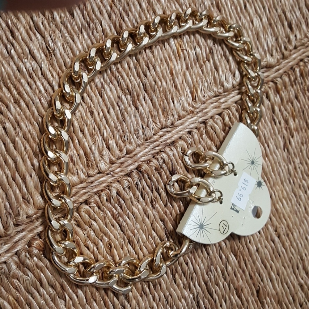 Gold tone Chain necklace w/ earrings